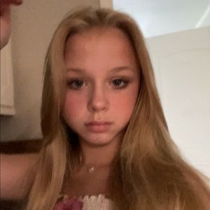 Meet your Posher, Chloe